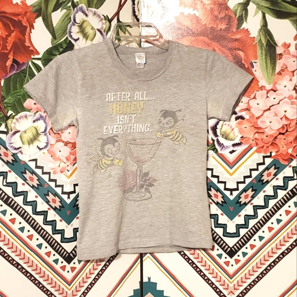 Bee Tee
